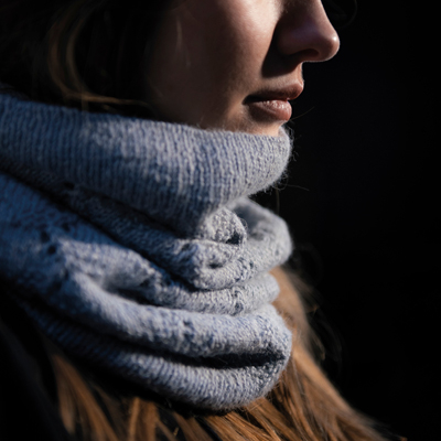 Ässja - Cowl met gatenpatroon