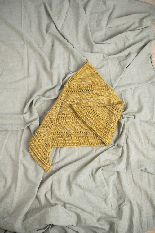 Adria - Driehoeksjaal met structuur