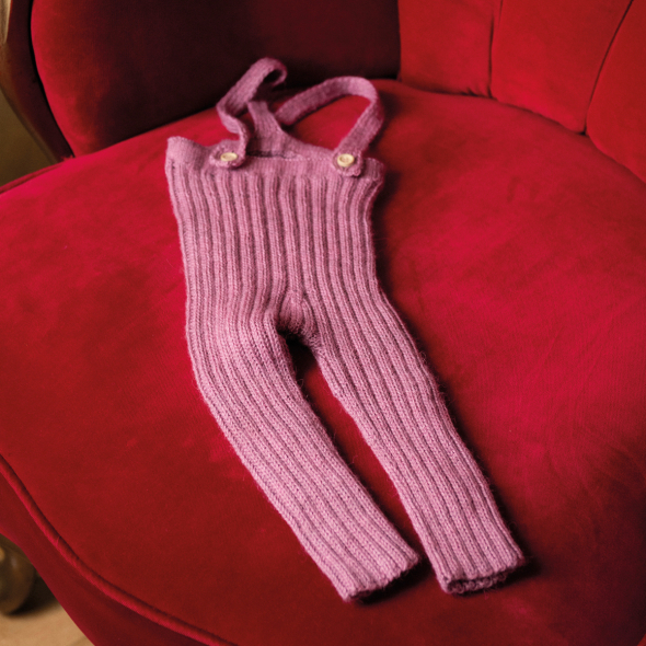 Geranium- babybroek met bretels