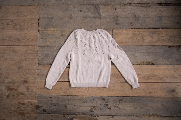 Sken - trui met gatenpatroon